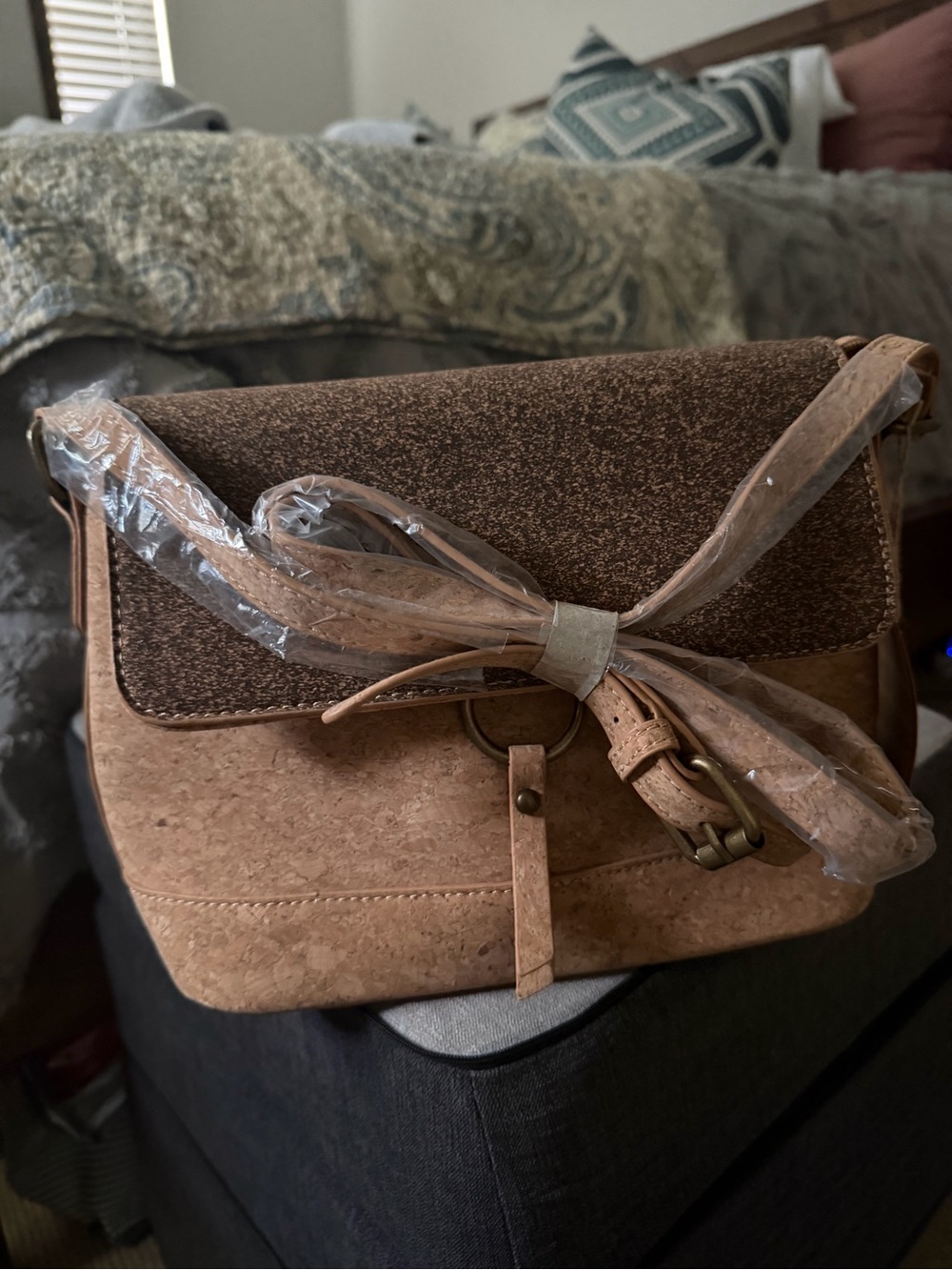 Natural Cork Crossbody Bag Flap - Natural Brown Boutique NWT - Picture 2 of 4